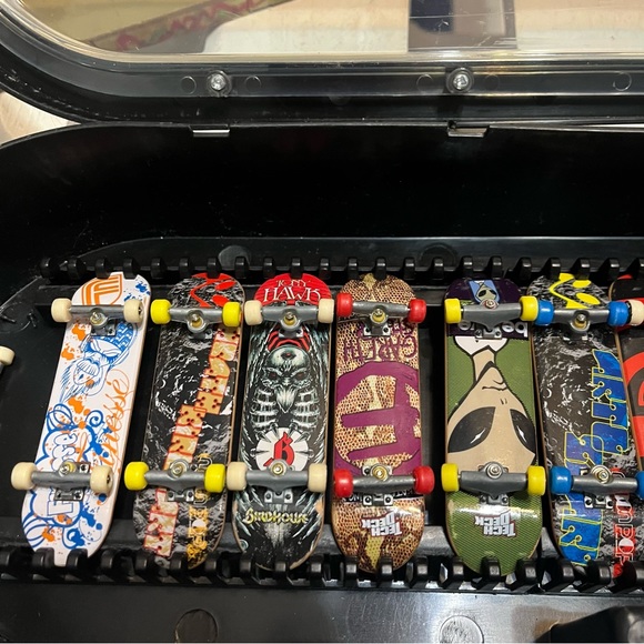 TECH DECK SET With Case & Ramps - Picture 3 of 9